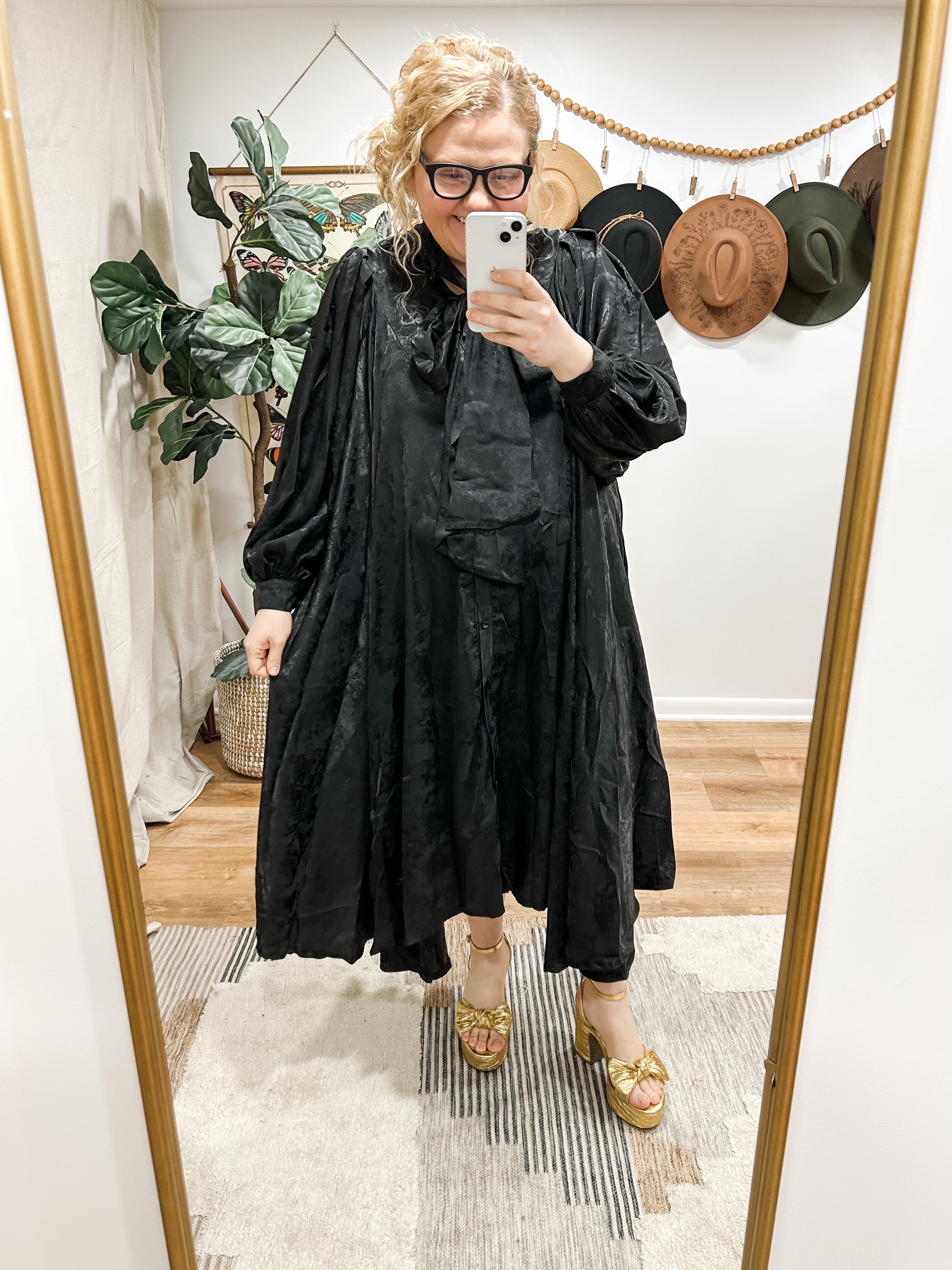 The Stunner Dress in Black – The Velvet Bow Boutique